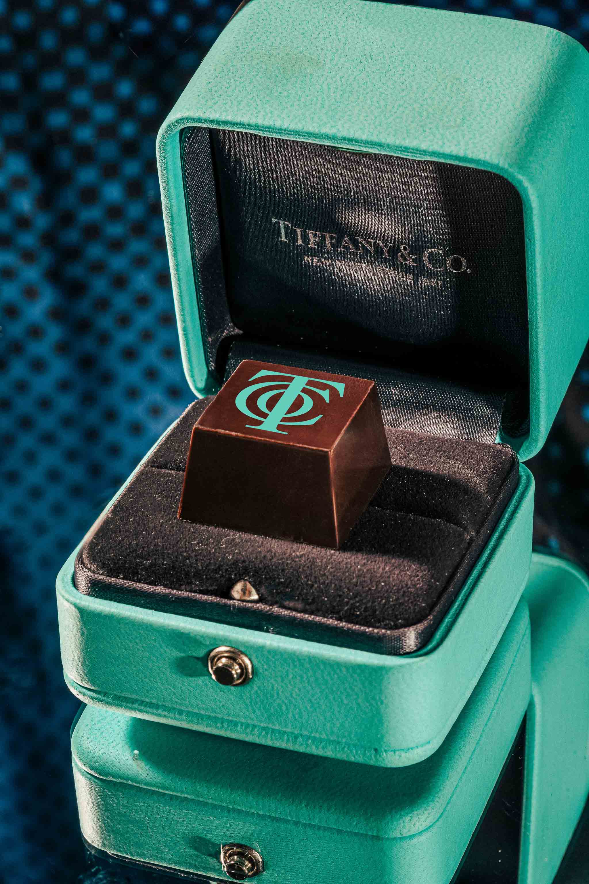 Compartes chocolate jewelry box